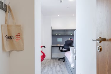 Sky View En Suite - Image 7